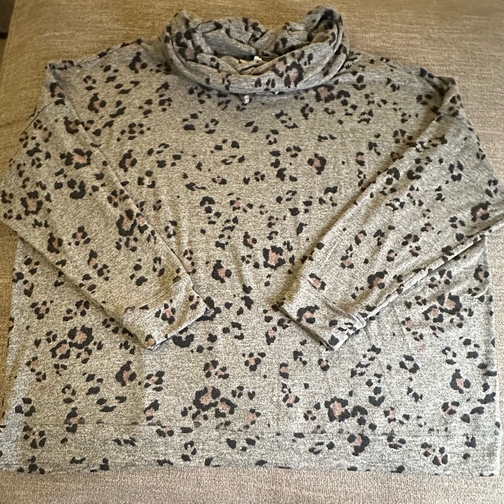 New Maurice’s Gray Cheetah Print Cowl Neck Long Sleeve Sweater Size 3X